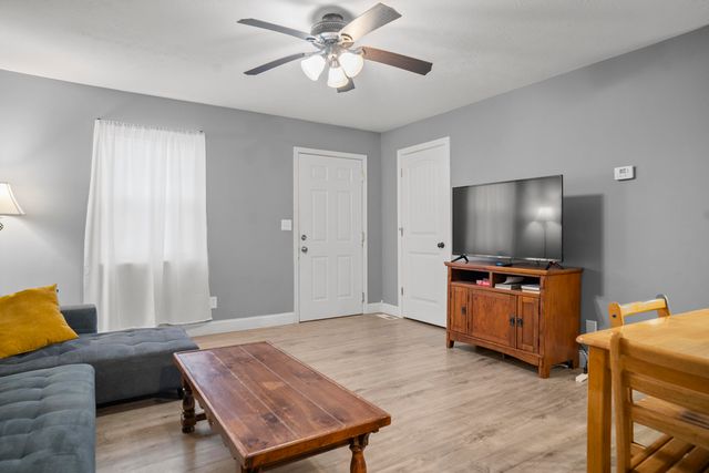 187-189 Strange Street, Stanton, KY 40380