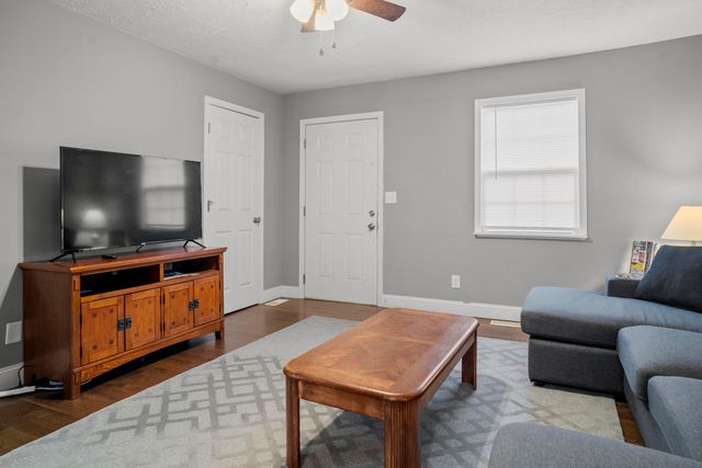 187-189 Strange Street, Stanton, KY 40380