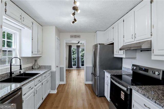925 Garner Spring Lane, Buford, GA 30518