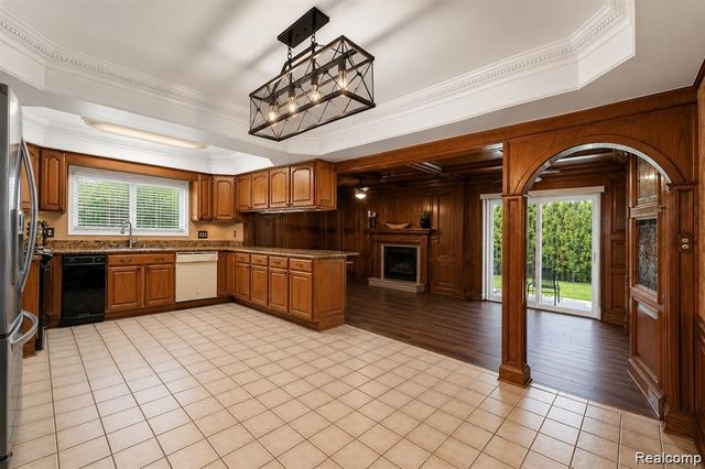 13167 Kozak Drive, Sterling Heights, MI 48312