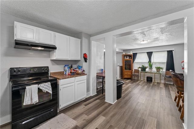 2311 E 73rd Street, Kansas City, MO 64132