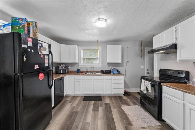 2311 E 73rd Street, Kansas City, MO 64132