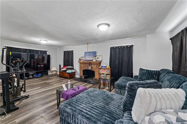 2311 E 73rd Street, Kansas City, MO 64132