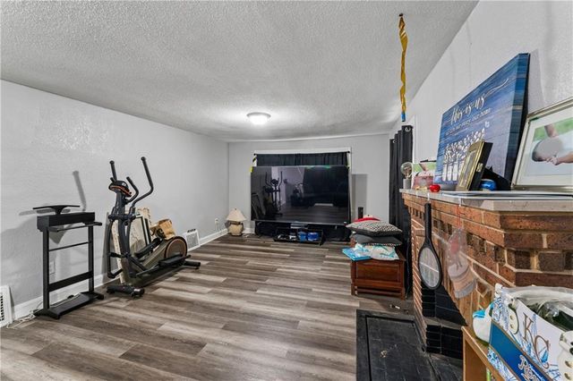 2311 E 73rd Street, Kansas City, MO 64132