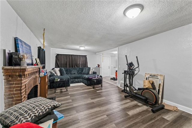 2311 E 73rd Street, Kansas City, MO 64132