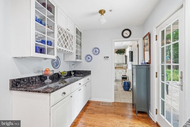 1445 GEORGIAN DR, Moorestown, NJ 08057