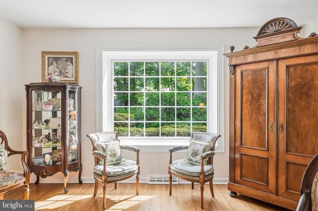 1445 GEORGIAN DR, Moorestown, NJ 08057