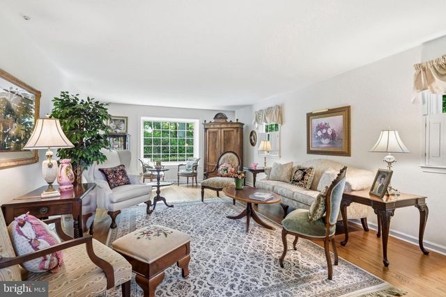1445 GEORGIAN DR, Moorestown, NJ 08057