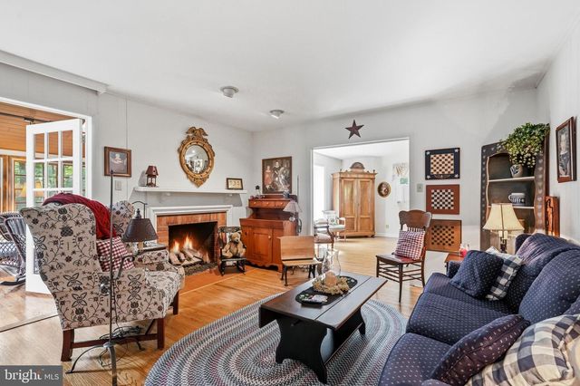1445 GEORGIAN DR, Moorestown, NJ 08057