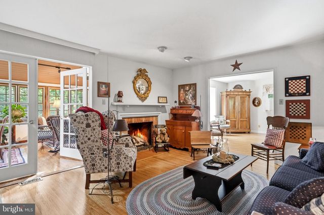 1445 GEORGIAN DR, Moorestown, NJ 08057