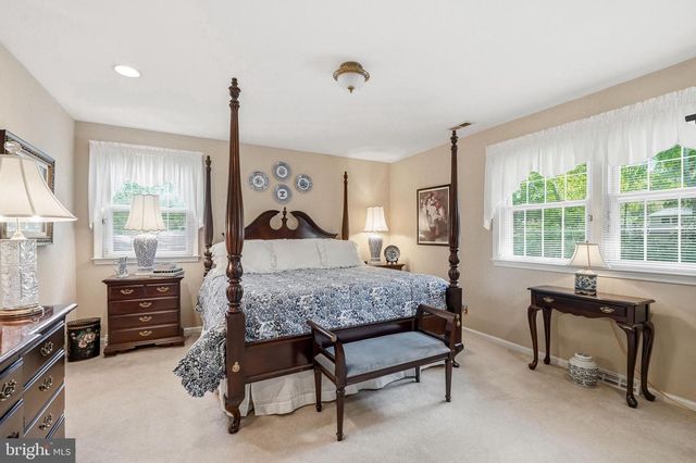 1445 GEORGIAN DR, Moorestown, NJ 08057