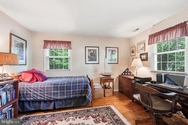 1445 GEORGIAN DR, Moorestown, NJ 08057