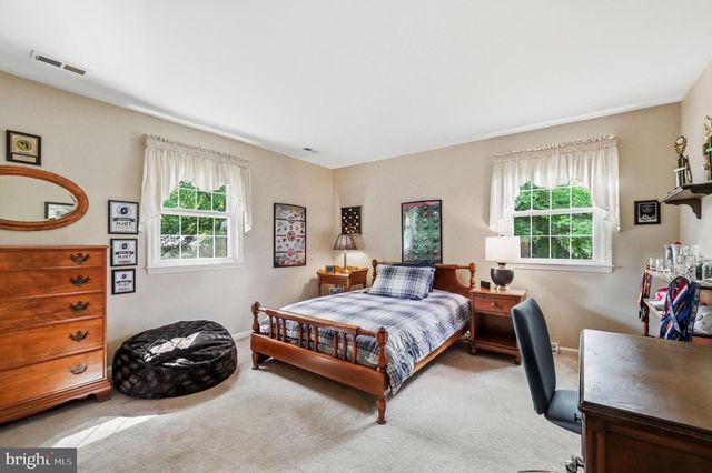 1445 GEORGIAN DR, Moorestown, NJ 08057