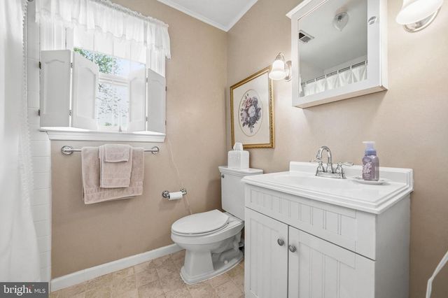 1445 GEORGIAN DR, Moorestown, NJ 08057