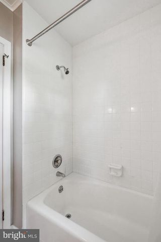 1445 GEORGIAN DR, Moorestown, NJ 08057