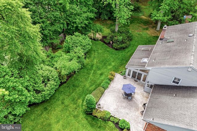 1445 GEORGIAN DR, Moorestown, NJ 08057