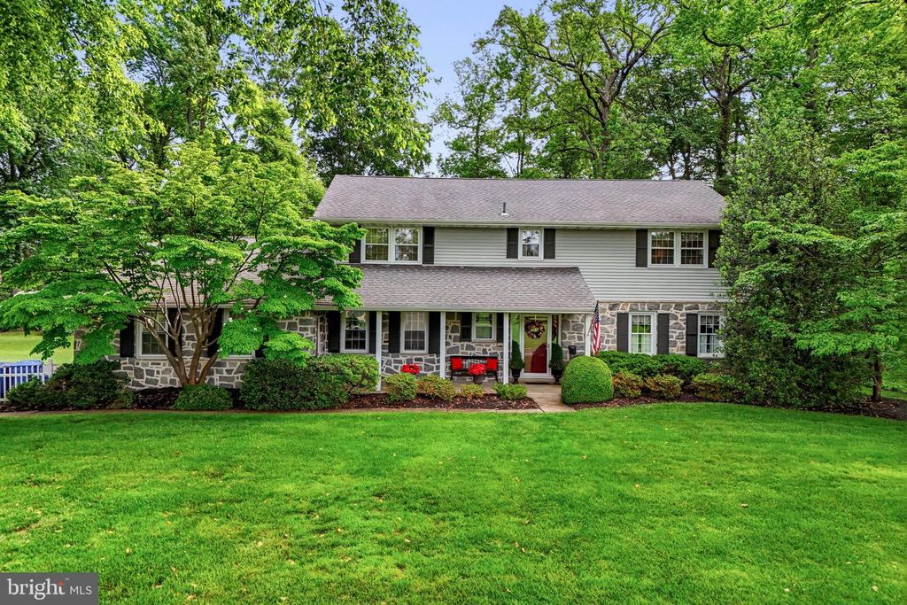1445 GEORGIAN DR, Moorestown, NJ 08057