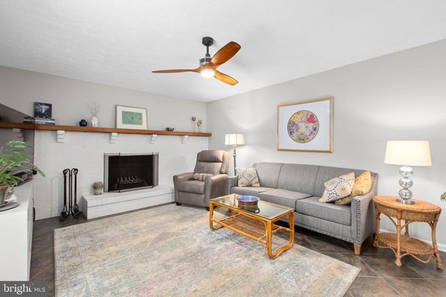 7 LEE CT, Stafford, VA 22554