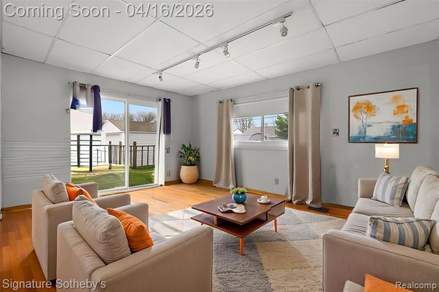 842 Schuman Street, Garden City, MI 48135