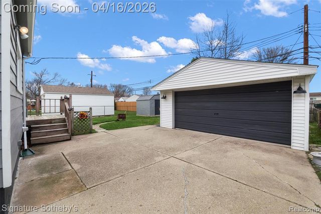 842 Schuman Street, Garden City, MI 48135