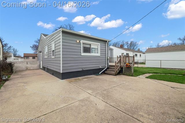 842 Schuman Street, Garden City, MI 48135