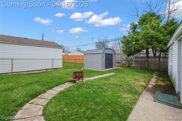 842 Schuman Street, Garden City, MI 48135