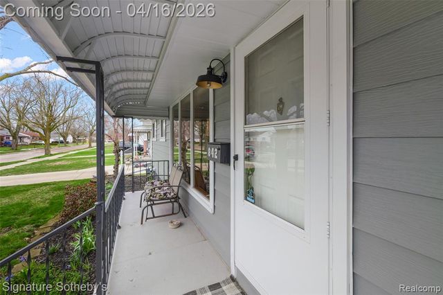 842 Schuman Street, Garden City, MI 48135