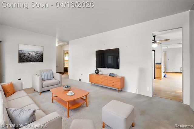 842 Schuman Street, Garden City, MI 48135