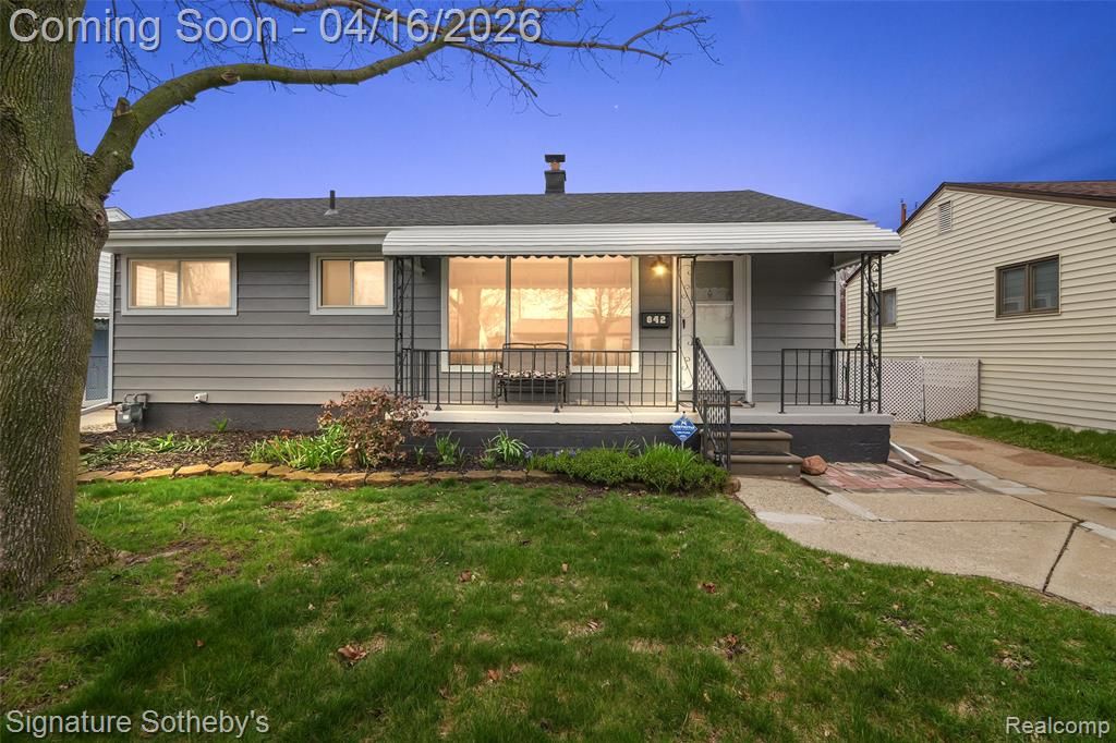 842 Schuman Street, Garden City, MI 48135