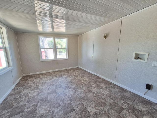 18565 SE 24TH LANE, Ocklawaha, FL 32179