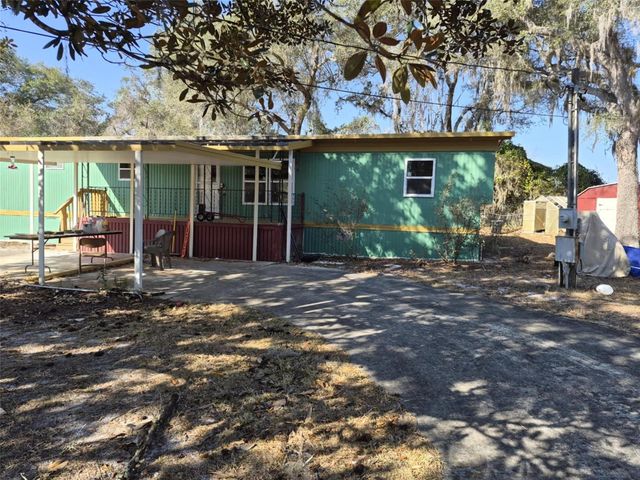 18565 SE 24TH LANE, Ocklawaha, FL 32179