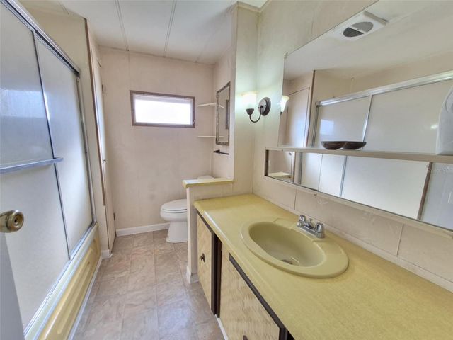 18565 SE 24TH LANE, Ocklawaha, FL 32179