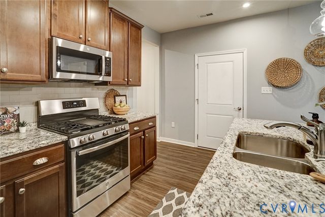 6819 Dales Pony Dr, Moseley, VA 23120