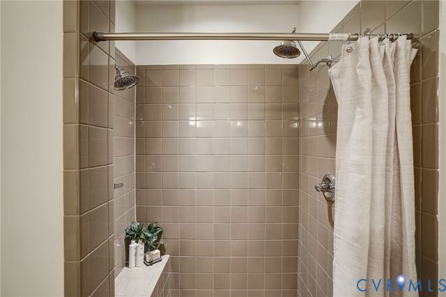 6819 Dales Pony Dr, Moseley, VA 23120