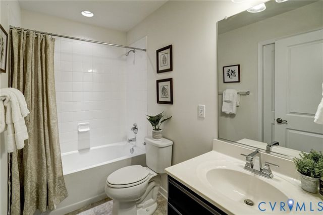 6819 Dales Pony Dr, Moseley, VA 23120