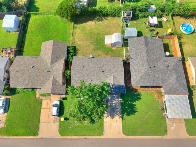 720 SW 1st Street, Moore, OK 73160