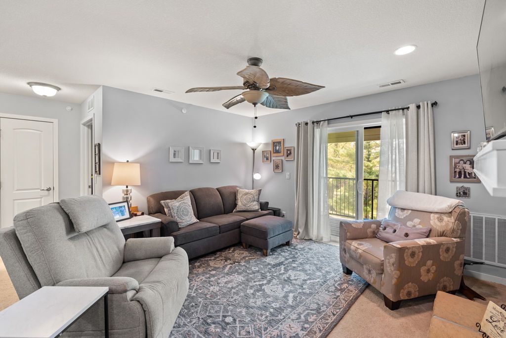 4821 86th Street 21, Urbandale, IA 50322