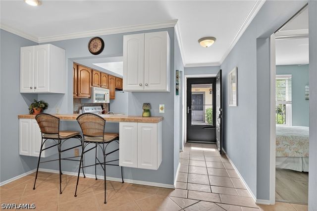 1009 Pine Isle LN 1009, Naples, FL 34112