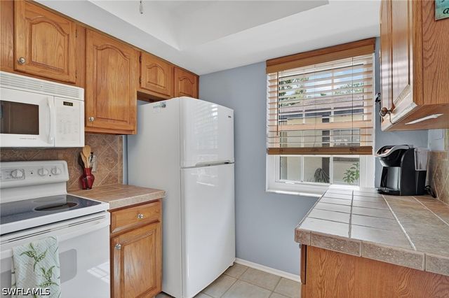 1009 Pine Isle LN 1009, Naples, FL 34112