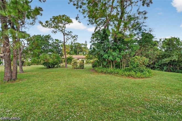 1009 Pine Isle LN 1009, Naples, FL 34112