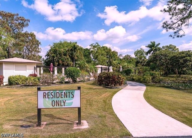 1009 Pine Isle LN 1009, Naples, FL 34112