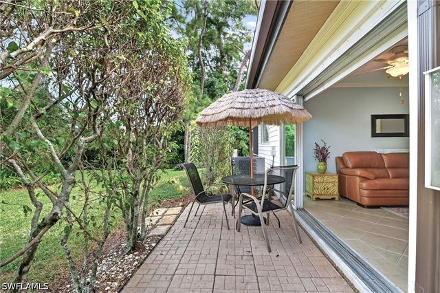1009 Pine Isle LN 1009, Naples, FL 34112
