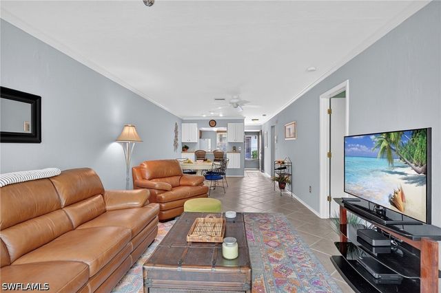 1009 Pine Isle LN 1009, Naples, FL 34112
