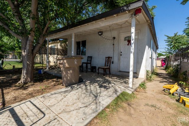 141 Augusta Street, Bakersfield, CA 93307