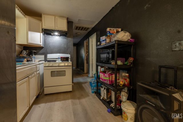 141 Augusta Street, Bakersfield, CA 93307