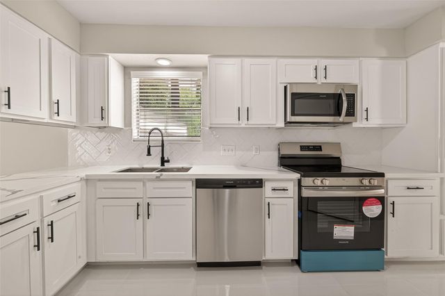 3907 Holly Green Court, Houston, TX 77339