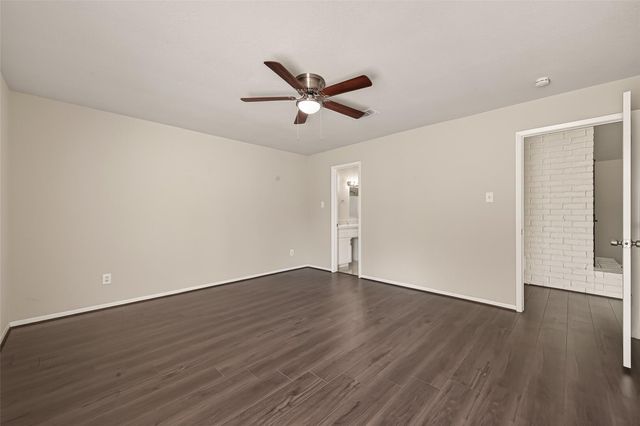 3907 Holly Green Court, Houston, TX 77339