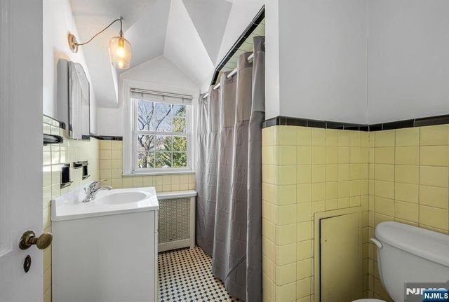 766 Salem Street, Teaneck, NJ 07666