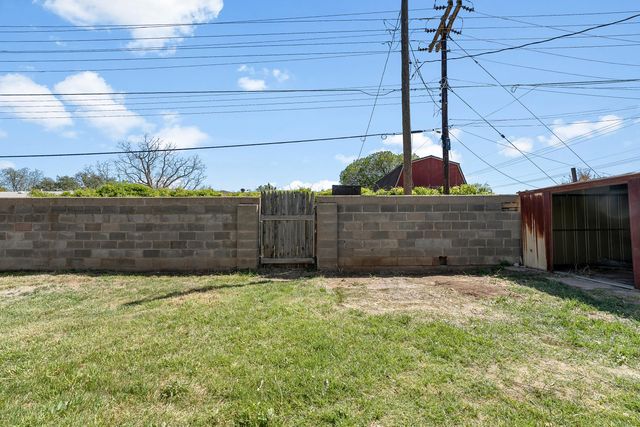 5015 16th Street, Lubbock, TX 79416