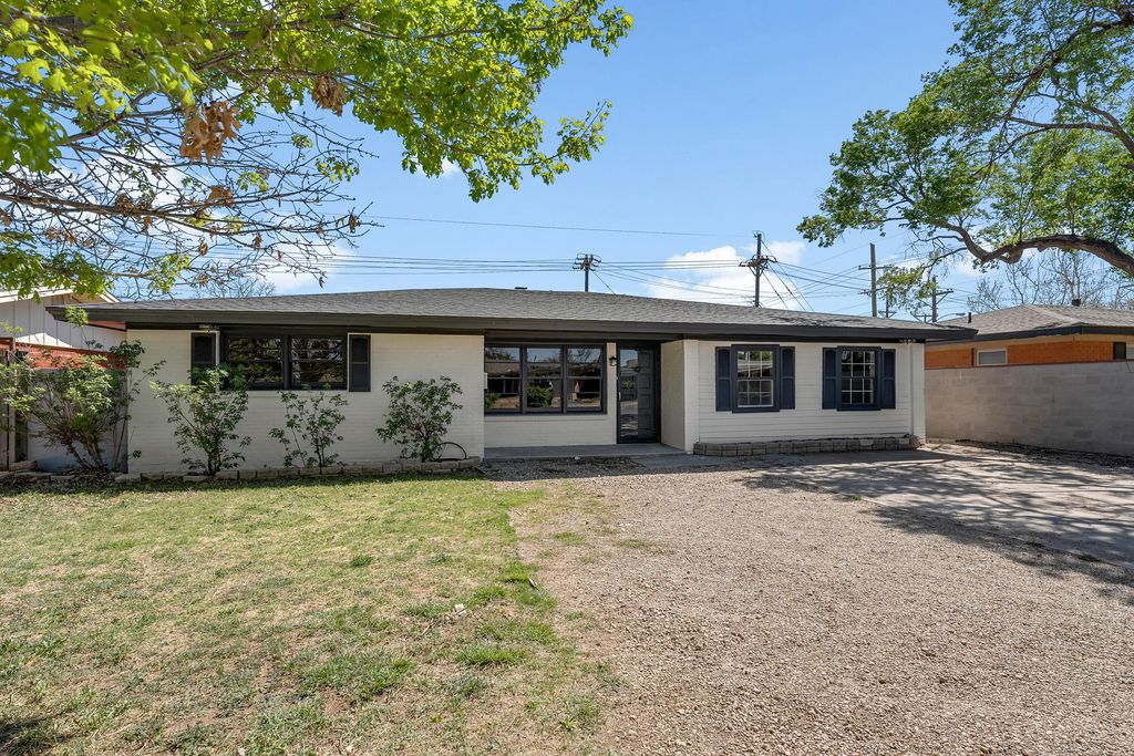 5015 16th Street, Lubbock, TX 79416